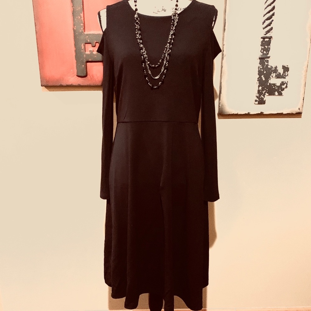 Classy LOFT cold-shoulder long sleeve LBD.  Sz 10